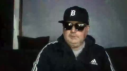Snapshot of holden_minutz chatting on 4, 2, 2026 holden_minutz online show from 4, 2, 2026