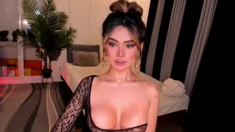 Ms. Laura online show from 29, 11, 2025