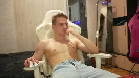 Extaz  Athrey  Howard online show from 9, 10, 2025