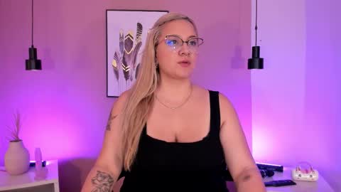 Hollie online show from 20, 9, 2025