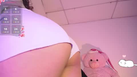 holly_16 online show from 10, 12, 2024