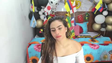 Holly 22 online show from 1, 7, 2026