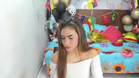 Holly 22 online show from 15, 7, 2026