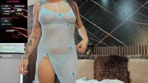 Holly 22 online show from 28, 7, 2026