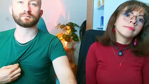 Holly and Honey online show from 8, 5, 2026