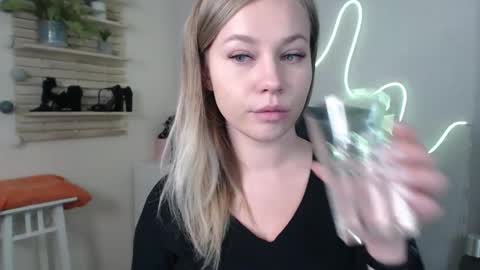 Holly online show from 6, 12, 2024