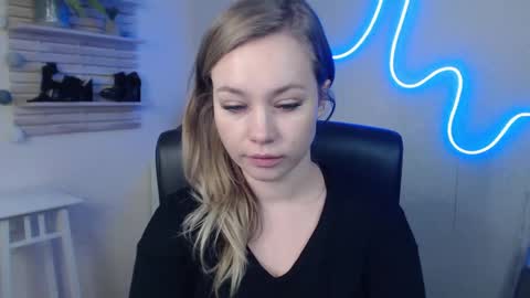 Holly online show from 2, 1, 2025