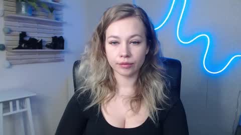 Holly online show from 7, 1, 2025