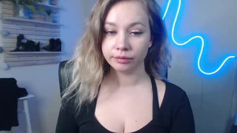 Holly online show from 7, 1, 2025