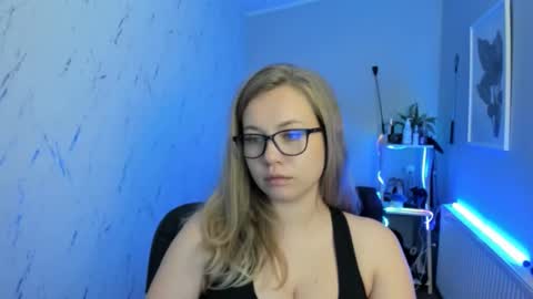 Holly online show from 22, 9, 2025