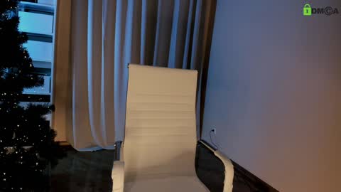 hollyextra online show from 23, 12, 2024