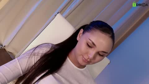 hollyextra online show from 8, 2, 2025