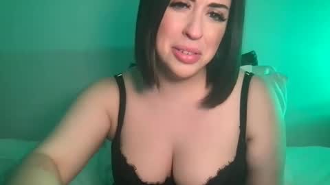 Snapshot of hollyh0x chatting on 10, 2, 2025 Holly Hox online show from 10, 2, 2025