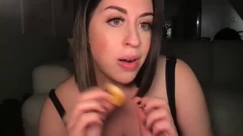 Snapshot of hollyh0x chatting on 10, 2, 2025 Holly Hox online show from 10, 2, 2025