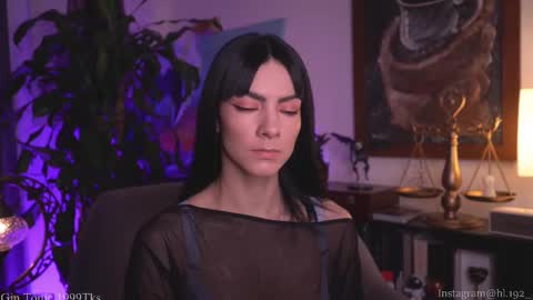 Holly Linder online show from 8, 3, 2025