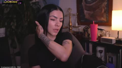 Snapshot of hollylinder_ chatting on 24, 5, 2026 Holly Linder online show from 24, 5, 2026