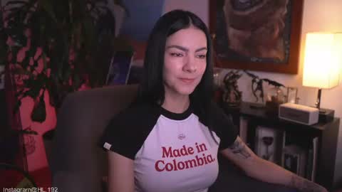 Snapshot of hollylinder_ chatting on 18, 6, 2026 Holly Linder online show from 18, 6, 2026