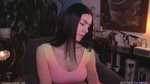 Snapshot of hollylinder_ chatting on 20, 6, 2026 Holly Linder online show from 20, 6, 2026