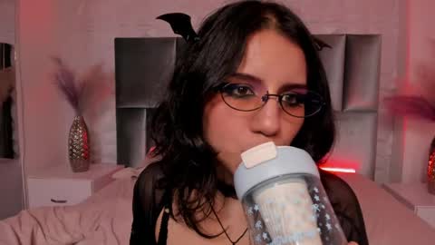 hollypeach_ online show from 5, 5, 2026