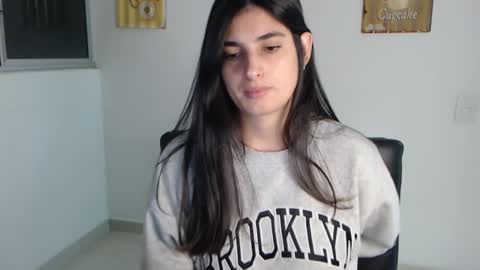 Snapshot of hollyshit_ chatting on 14, 2, 2025 hollyshit_ online show from 14, 2, 2025