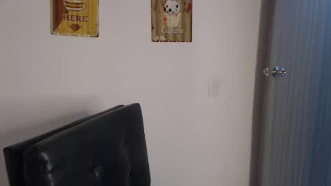 Snapshot of hollyshit_ chatting on 27, 2, 2025 hollyshit_ online show from 27, 2, 2025