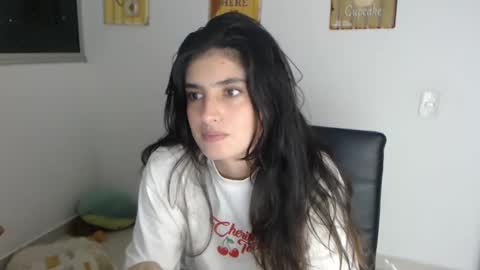 Snapshot of hollyshit_ chatting on 28, 2, 2025 hollyshit_ online show from 28, 2, 2025