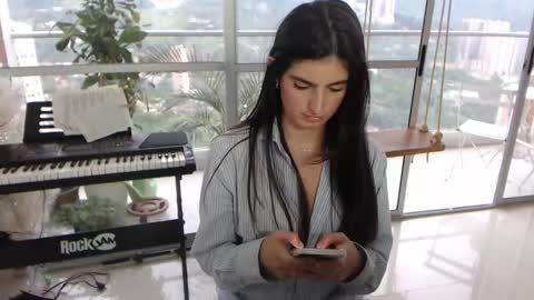 Snapshot of hollyshit_ chatting on 5, 3, 2025 hollyshit_ online show from 5, 3, 2025