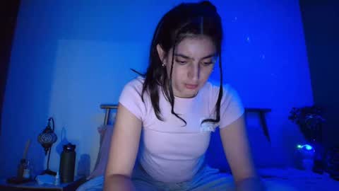 Snapshot of hollyshit_ chatting on 19, 9, 2025 hollyshit_ online show from 19, 9, 2025