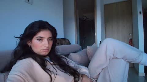 Snapshot of hollyshit_ chatting on 18, 10, 2025 hollyshit_ online show from 18, 10, 2025