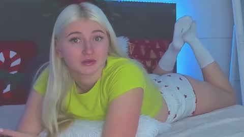 HollyTaillor online show from 14, 12, 2025