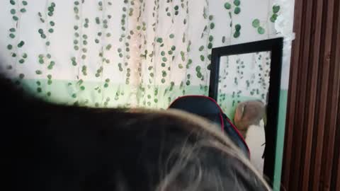 Snapshot of hollyxx_ chatting on 11, 12, 2024 holly online show from 11, 12, 2024