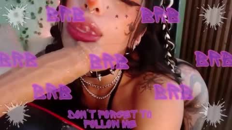 Snapshot of hollyxx_ chatting on 17, 12, 2024 holly online show from 17, 12, 2024