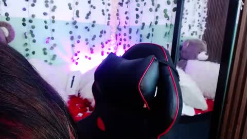 Snapshot of hollyxx_ chatting on 24, 12, 2024 holly online show from 24, 12, 2024