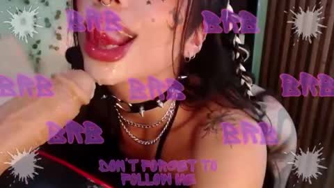 Snapshot of hollyxx_ chatting on 3, 1, 2025 holly online show from 3, 1, 2025