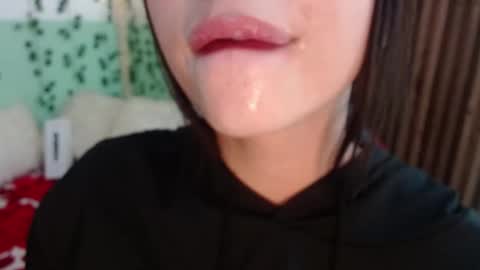 Snapshot of hollyxx_ chatting on 9, 1, 2025 holly online show from 9, 1, 2025