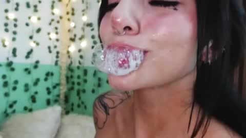 Snapshot of hollyxx_ chatting on 14, 1, 2025 holly online show from 14, 1, 2025