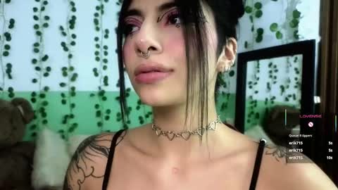 Snapshot of hollyxx_ chatting on 18, 1, 2025 holly online show from 18, 1, 2025