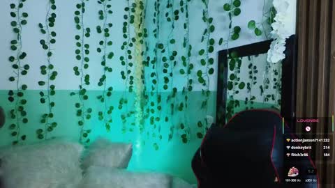 Snapshot of hollyxx_ chatting on 23, 1, 2025 holly online show from 23, 1, 2025