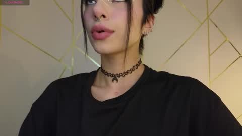 Snapshot of hollyxx_ chatting on 4, 2, 2025 holly online show from 4, 2, 2025