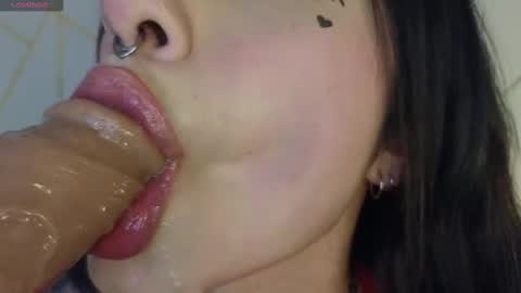 Snapshot of hollyxx_ chatting on 4, 2, 2025 holly online show from 4, 2, 2025