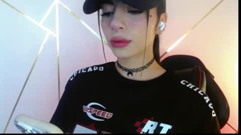 Snapshot of hollyxx_ chatting on 21, 2, 2025 holly online show from 21, 2, 2025