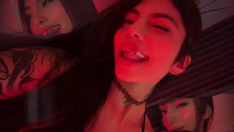 Snapshot of hollyxx_ chatting on 3, 3, 2025 holly online show from 3, 3, 2025