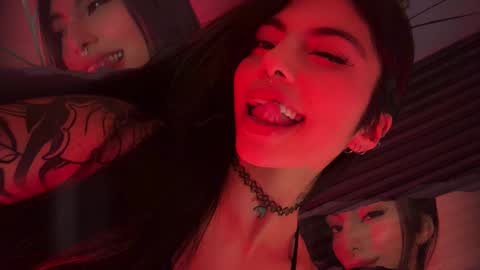 Snapshot of hollyxx_ chatting on 5, 3, 2025 holly online show from 5, 3, 2025