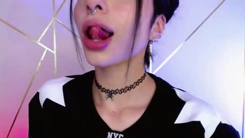 Snapshot of hollyxx_ chatting on 12, 3, 2025 holly online show from 12, 3, 2025