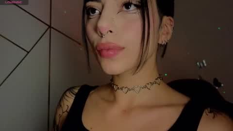 Snapshot of hollyxx_ chatting on 9, 9, 2025 holly online show from 9, 9, 2025