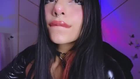 Snapshot of hollyxx_ chatting on 9, 10, 2025 holly online show from 9, 10, 2025