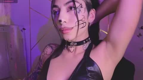 Snapshot of hollyxx_ chatting on 11, 10, 2025 holly online show from 11, 10, 2025