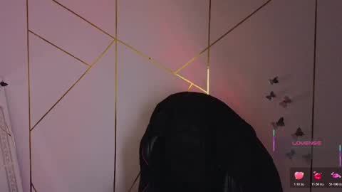 Snapshot of hollyxx_ chatting on 18, 10, 2025 holly online show from 18, 10, 2025