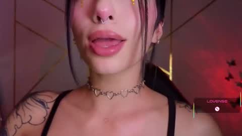 Snapshot of hollyxx_ chatting on 30, 10, 2025 holly online show from 30, 10, 2025