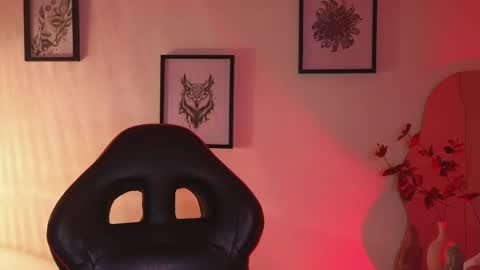 holly online show from 30, 4, 2026